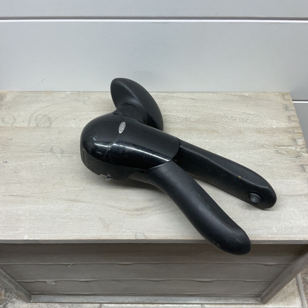 OXO Good Grips Smooth Edge Manual Can Opener Black Ergonomic Side Cut 7.5in